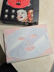 Tzumi Icon Beauty Red Light Therapy LED Face Mask D30647BJ