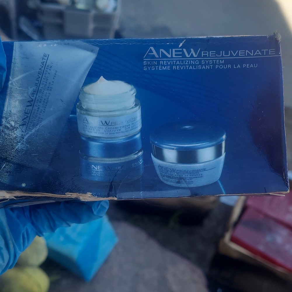 ANEW Rejuvenate Skin Revitalizing System Set SPF 25 UVA/UVB Sun Protection