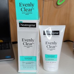 Neutrogena Evenly Clear Acne Cleansing Mask 3.5% BP In-Shower 4.2 fl oz