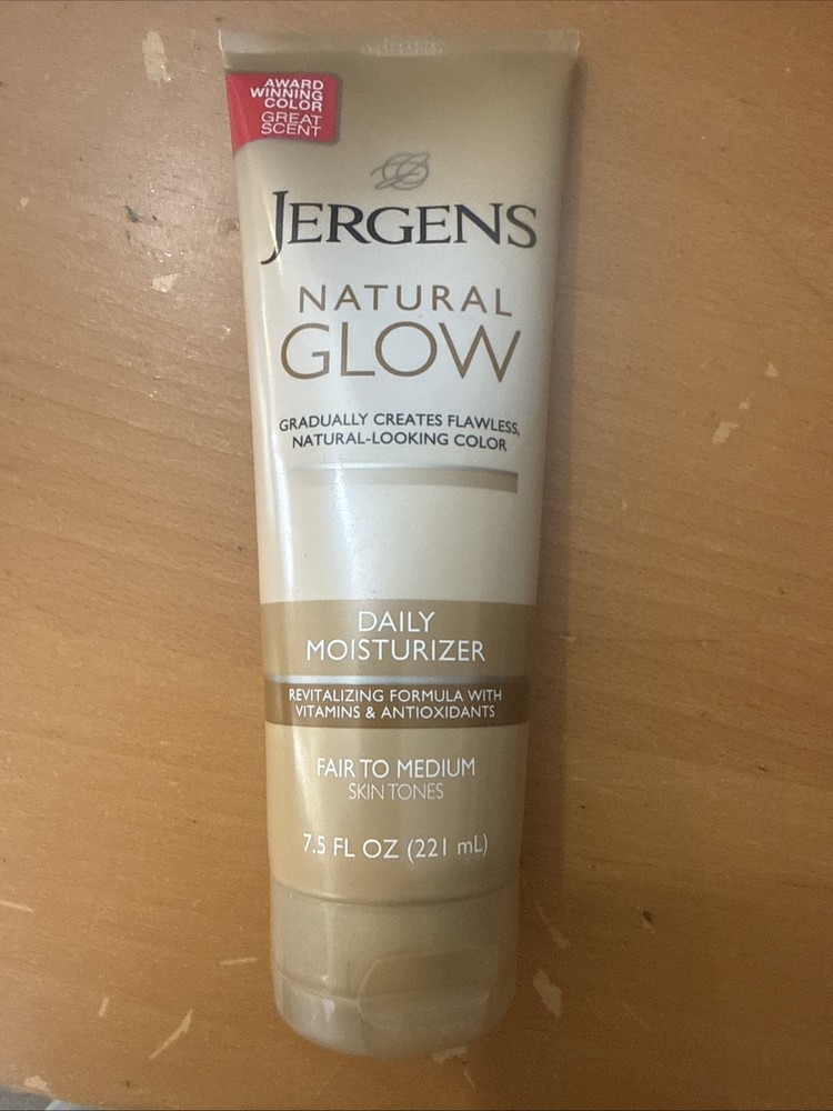 Jergens Natural Glow Revitalizing Daily Moisturizer, Fair to Medium, 7.5 Oz